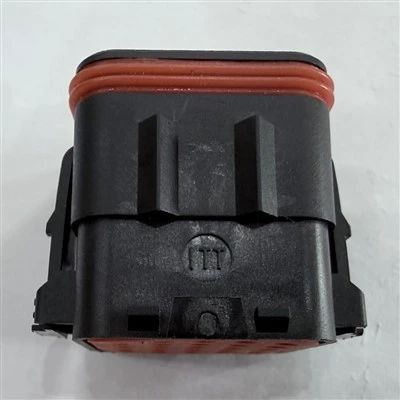 Connettore automobilistico con alloggiamento